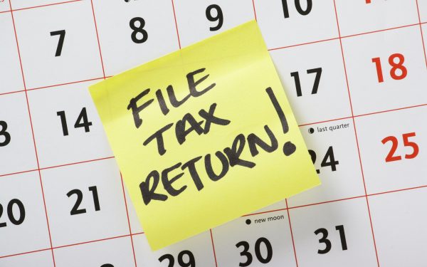 Reminder to File Tax Return on a calendar